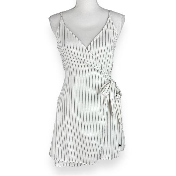 Roxy Women's Intense Sunrise Faux Wrap Romper Medium White Stripe - Picture 2 of 16
